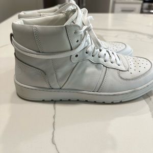 Collegium hight top white sneakers